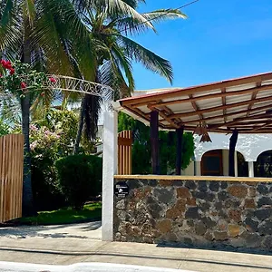 Sueños Silvestres Hotel Puerto Ayora (Galapagos Islands)